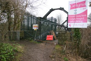 Iron Bridge footway closed
